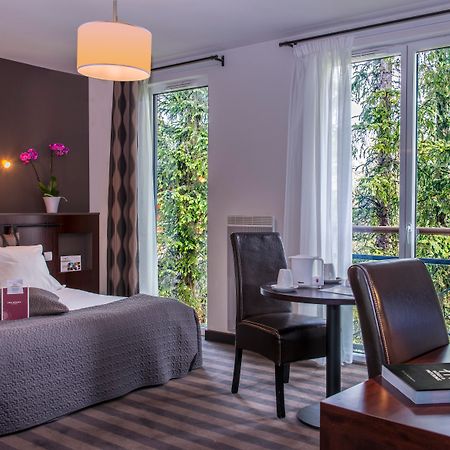 Domaine De Cice-Blossac, Resort Spa & Golf Брюз Экстерьер фото
